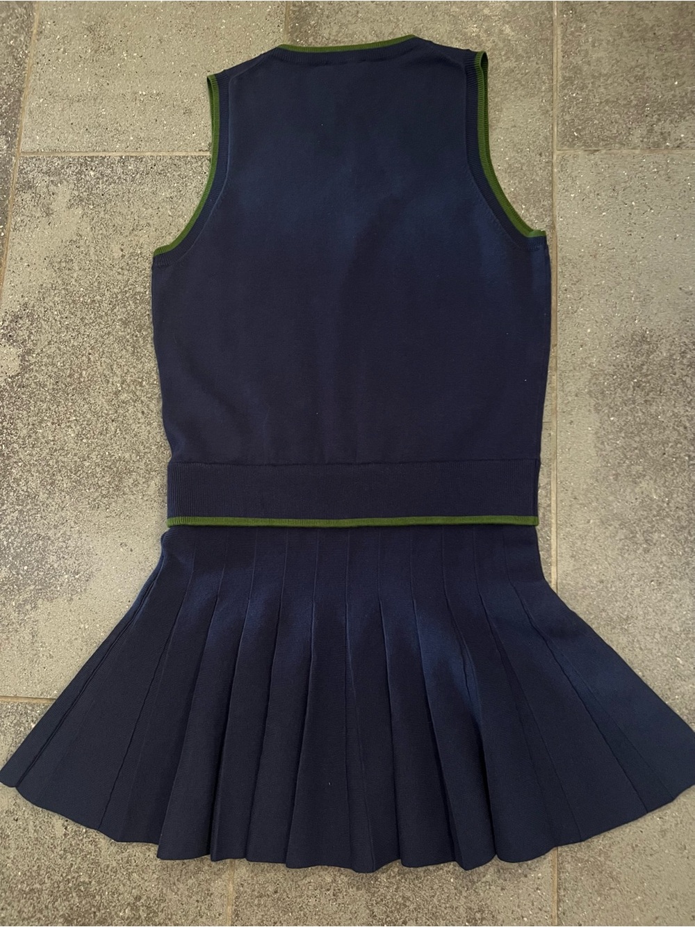 REFORMATION
Blair Sweater Dress. Navy, Grass. Size M. NWOT - Picture 14 of 14